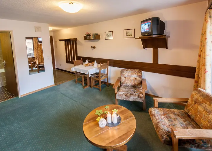 Paradies アパート *